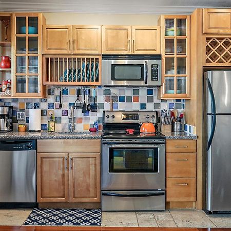 Wine-Dine-Sunshine Cozy Flat In The Heart Of Dtsp Villa St. Petersburg Exteriör bild