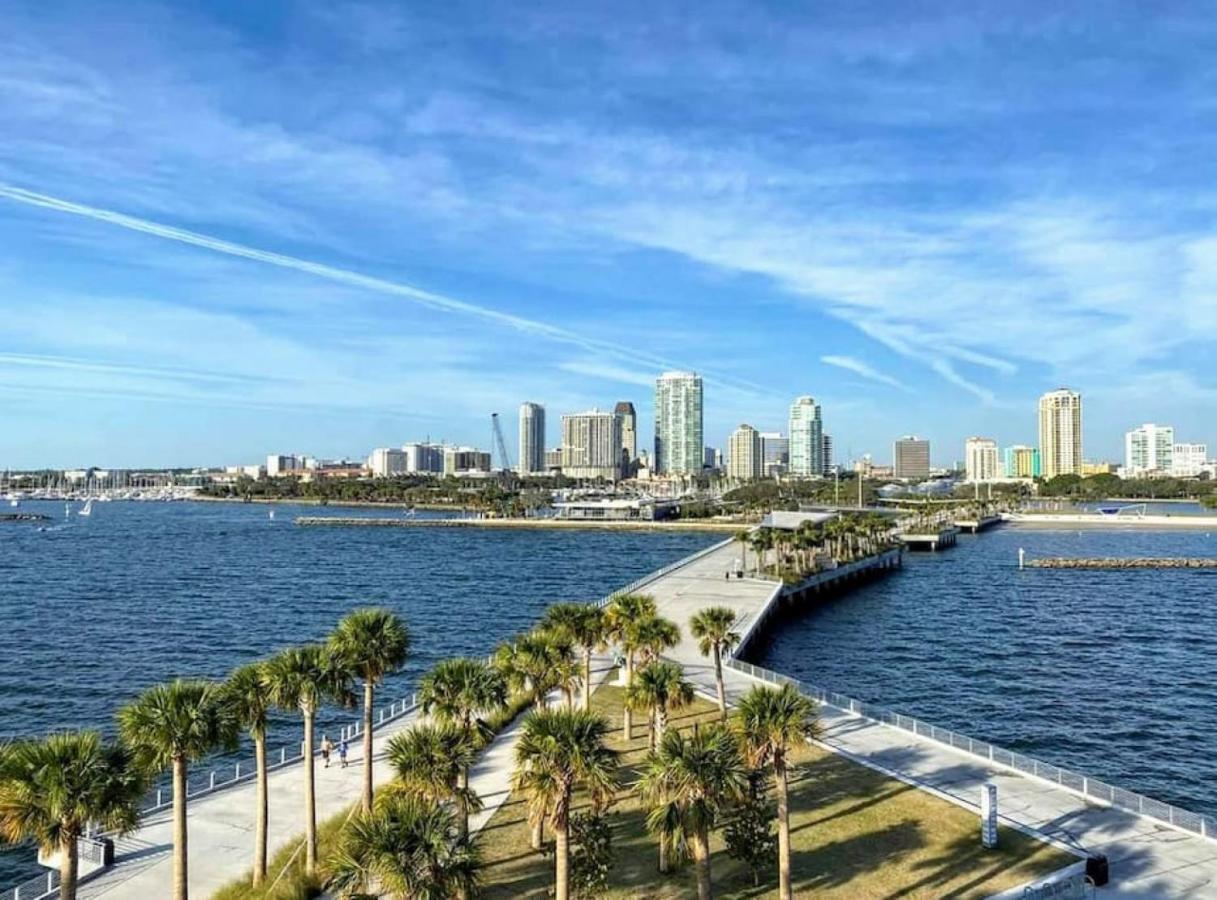Wine-Dine-Sunshine Cozy Flat In The Heart Of Dtsp Villa St. Petersburg Exteriör bild
