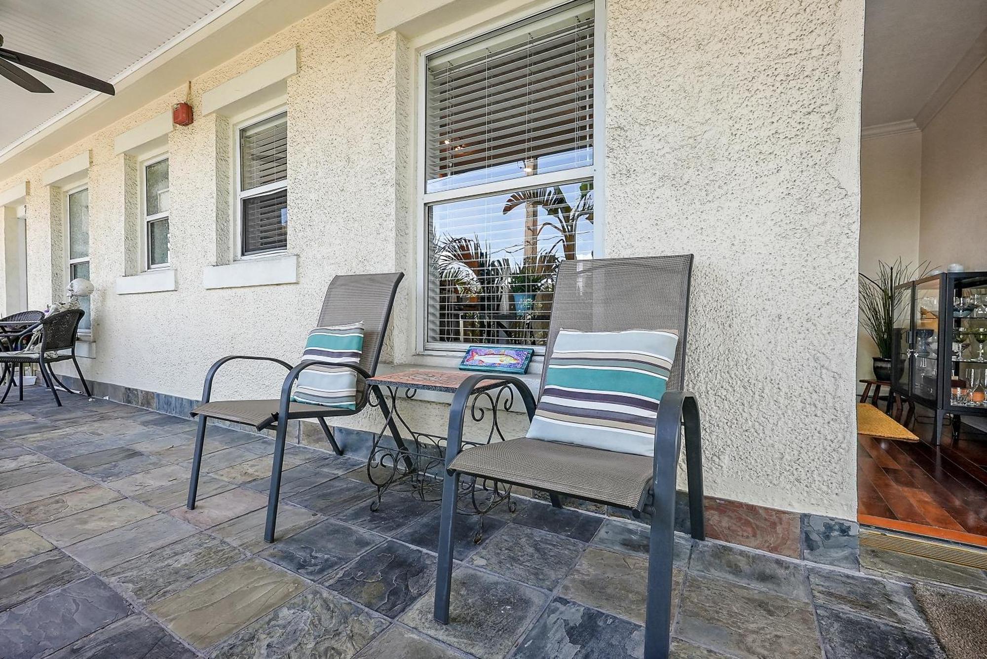 Wine-Dine-Sunshine Cozy Flat In The Heart Of Dtsp Villa St. Petersburg Exteriör bild